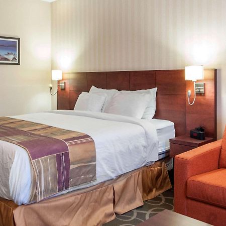 Quality Hotel & Suites Gander Bagian luar foto